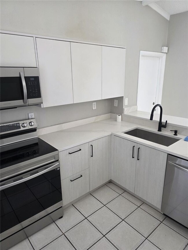 Building Photo - 16813 SW 107th Pl