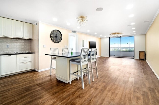 Building Photo - 600 Three Islands Boulevard