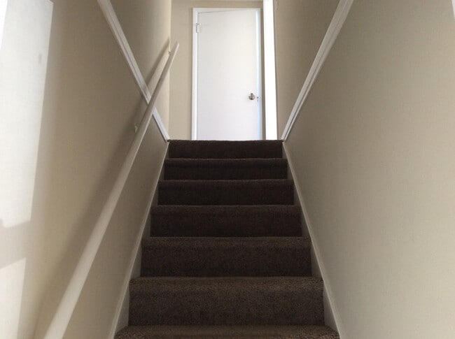 Building Photo - Indianapolis West side - 4 BR home