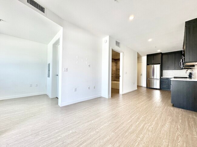 Building Photo - 11407 Chandler Blvd