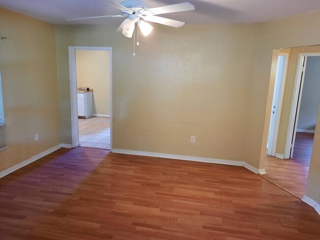 Building Photo - 1518 E Ellicott St