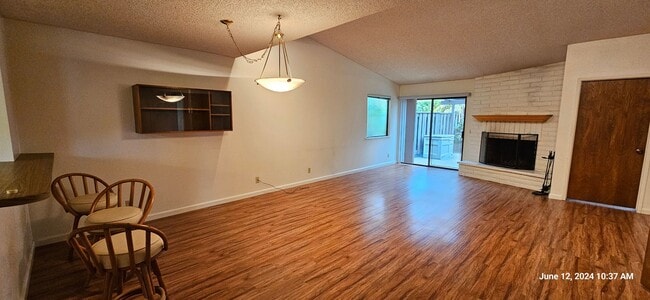 Building Photo - Creekridge Villas Single Story Condo in Ga...