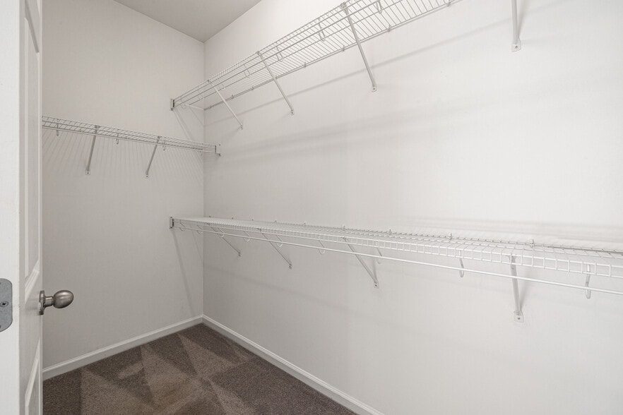 Building Photo - 7954 Willowglen Dr