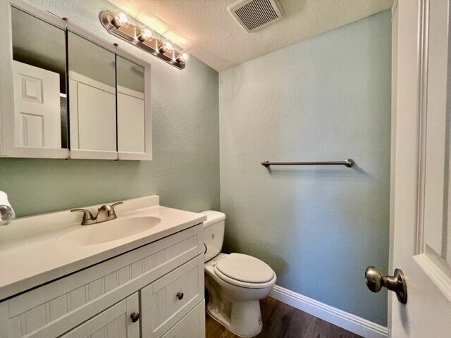 Building Photo - 45320 Panorama Dr