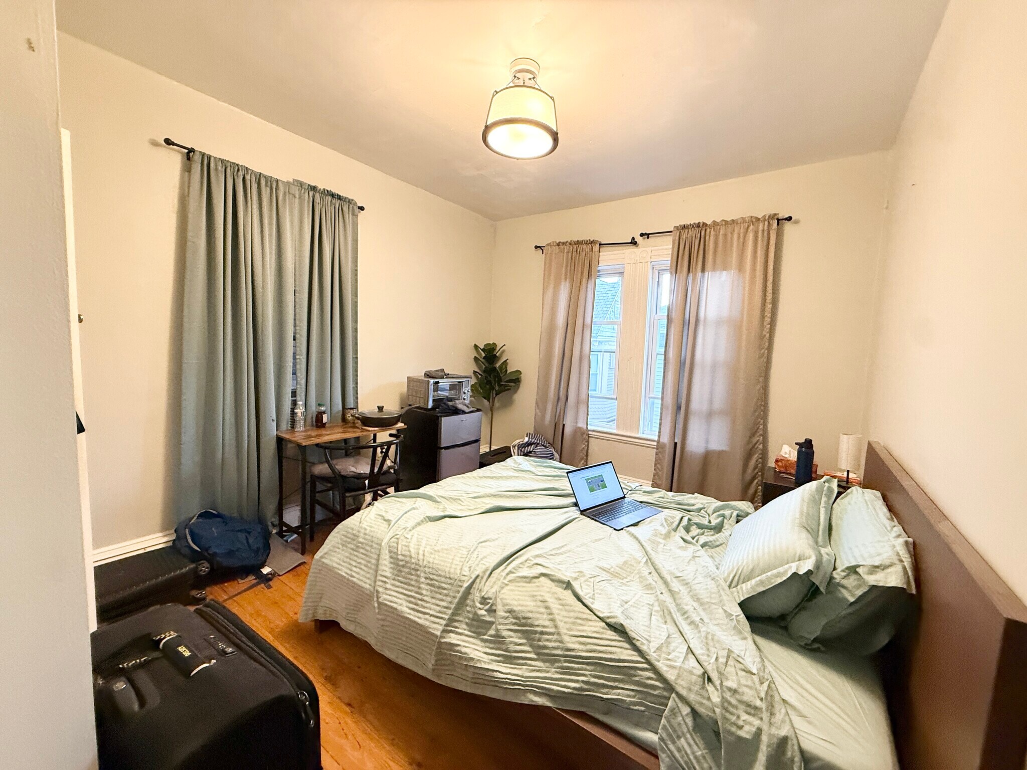 Building Photo - 99 Calumet St