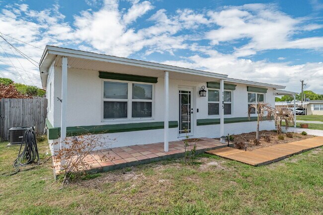 Building Photo - Remodeled 3/2 in Central Merritt Island!