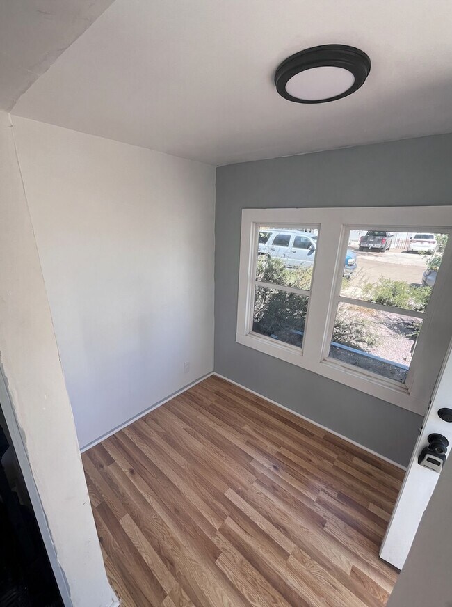 Building Photo - 737 Belmont Ave