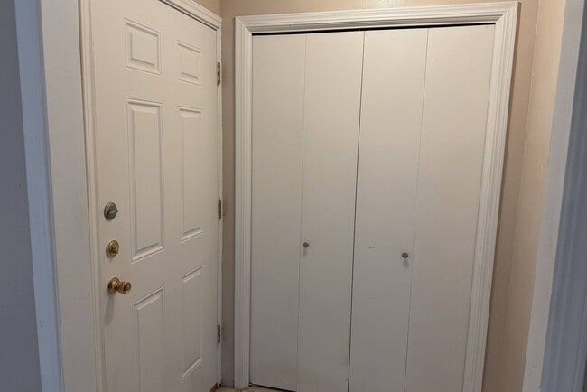 Building Photo - 1901 W Wenonah Blvd