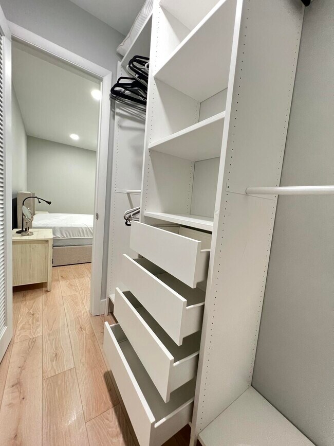 Building Photo - 698 Normandy Ln