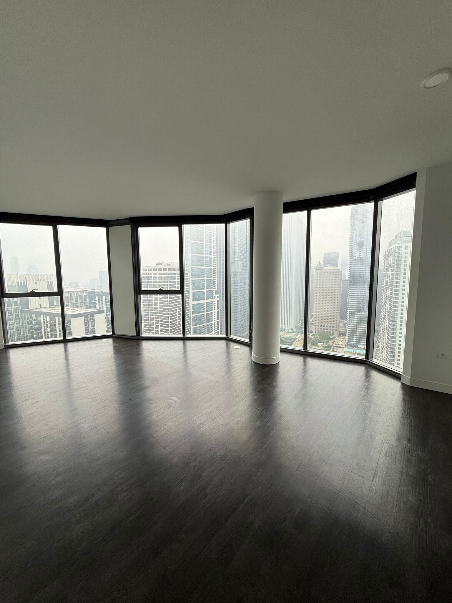 Building Photo - 450 E Waterside Dr