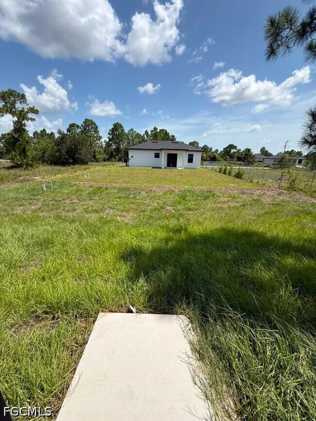 Building Photo - 932 Dempsey St