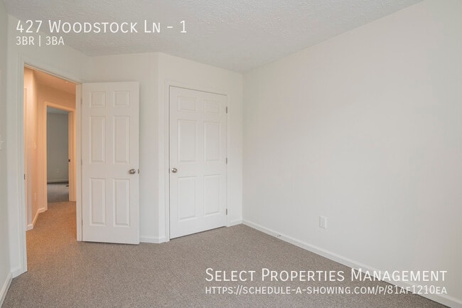 Building Photo - 427 Woodstock Ln