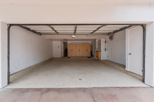 Building Photo - Beautiful Hermosa Beach Townhome Rental!