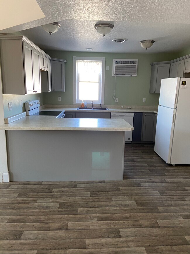 Primary Photo - Bakery/Apartment