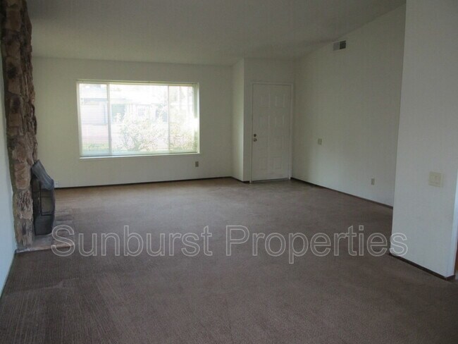 Building Photo - 11071 Cilker River Way