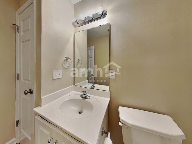 Building Photo - 832 Brookhannah Ct