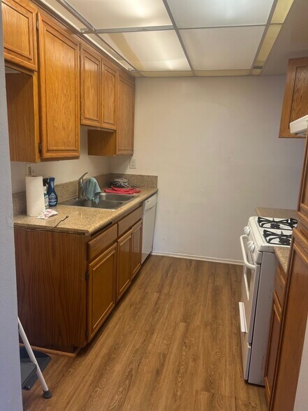 Building Photo - 4853 Jackson St