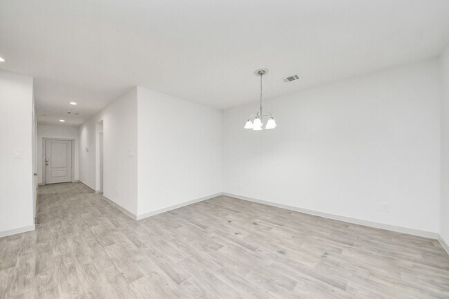 Building Photo - 7803 Golden Rubia Ln
