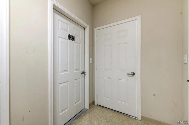 Building Photo - 1270 Strassner Dr