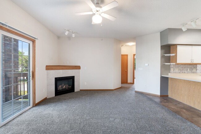 Building Photo - $1,150 | 2 Bedroom, 1 Bathroom Condo | Pet...