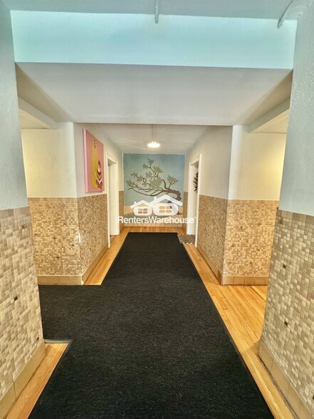 Building Photo - 2807 Grand Ave