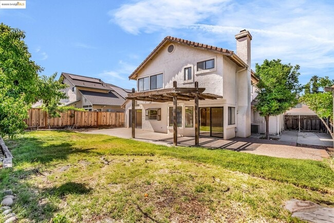 Building Photo - 4820 Ridgeview Dr