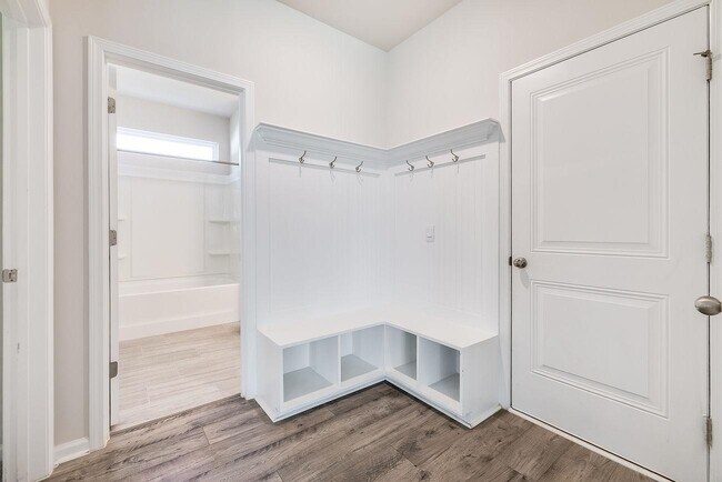Building Photo - 309 Merganser Dr