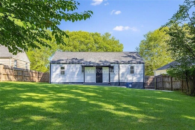 Building Photo - 530 Erin Ave SW