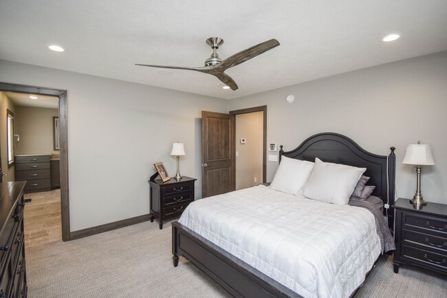 Building Photo - 912 S Torrey Pine Ln
