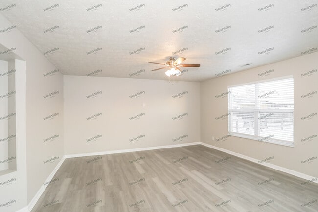 Building Photo - 915 Regency Ct