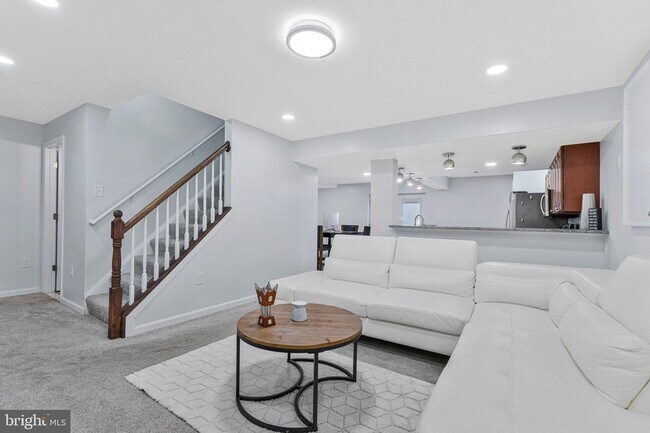 Building Photo - 43612 Winthrop Ct