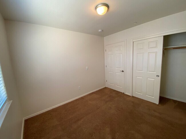 Building Photo - 2109 Bella Oaks Dr