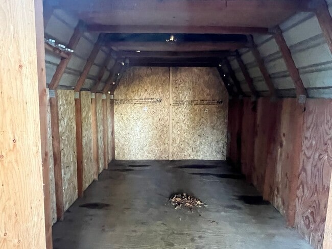 Building Photo - Adorable Quiet park like setting in fruit valley sunsets with landscaping provided