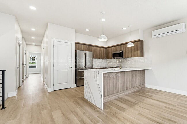 Building Photo - 4325 Greentrail