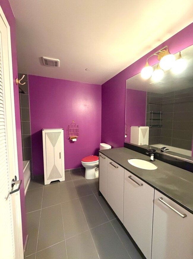 Building Photo - NEW CONSTRUCTION Funky 600sf 1BR/1BA Mid-Market AVAILABLE NOW