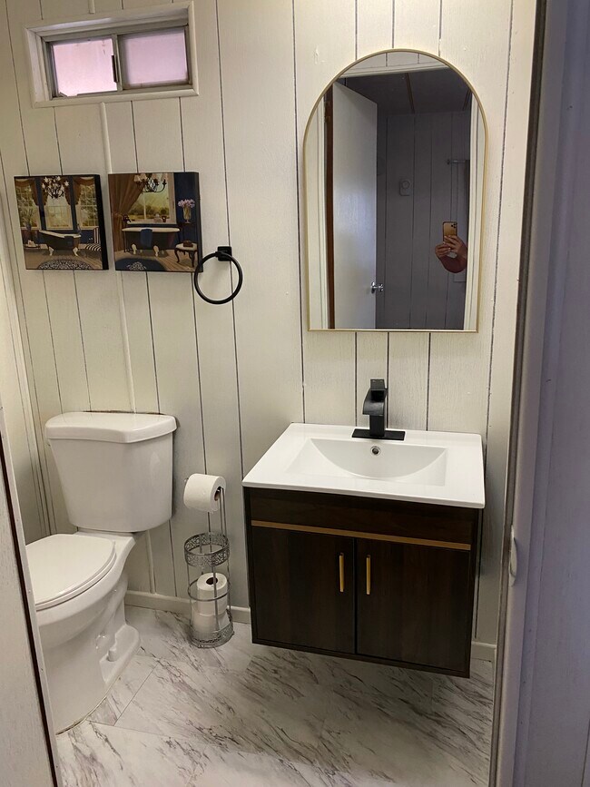 Building Photo - 42982 Valley Center Rd