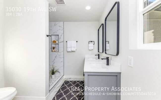 Building Photo - 35030 19th Ave SW