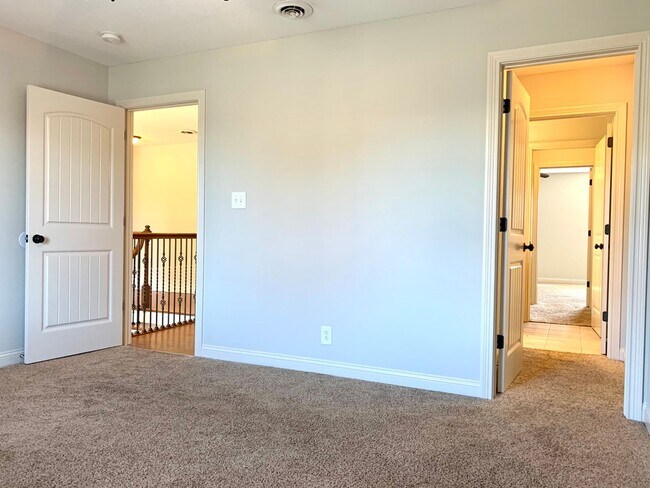 Building Photo - 1533 Edgewater Ln