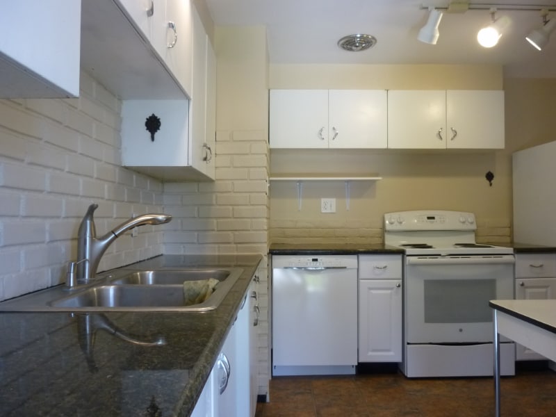 Building Photo - 1211 W Dalke Ave