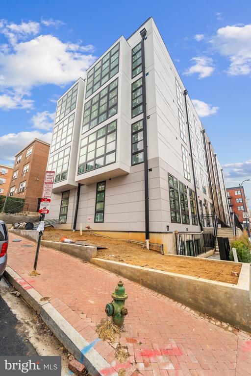 Building Photo - 1417 Belmont St NW