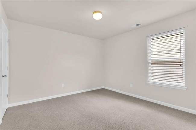 Building Photo - 4488 Ravenwood Dr