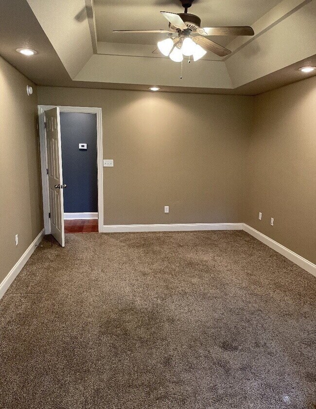 Building Photo - "Charming 3 Bedroom Home with 2 Full Baths in Jonesboro, AR - Don't Miss Out!"