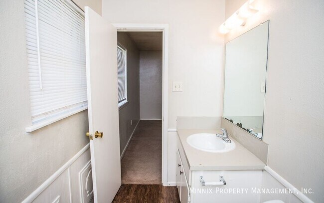 Building Photo - 4804 53rd St