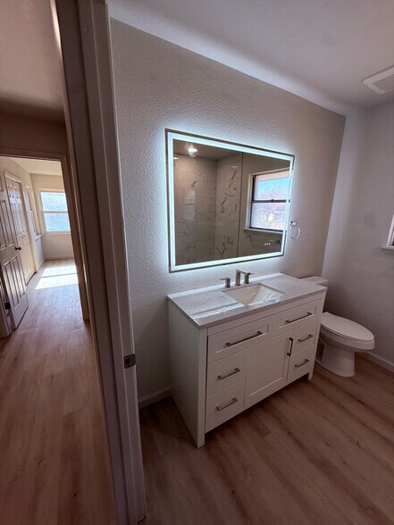 Building Photo - 1200 Chippendale Dr