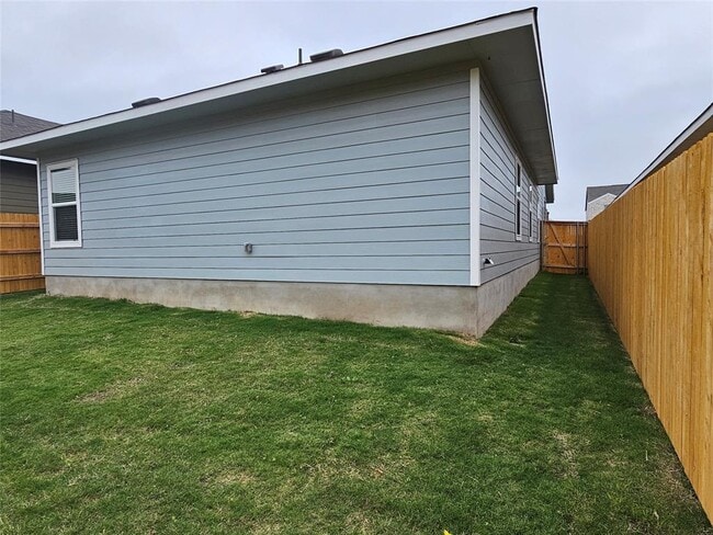 Building Photo - 128 Dollars Dr