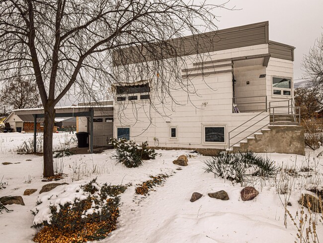 Building Photo - 143 S State St