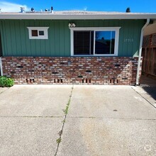 Building Photo - 17913 San Carlos Dr