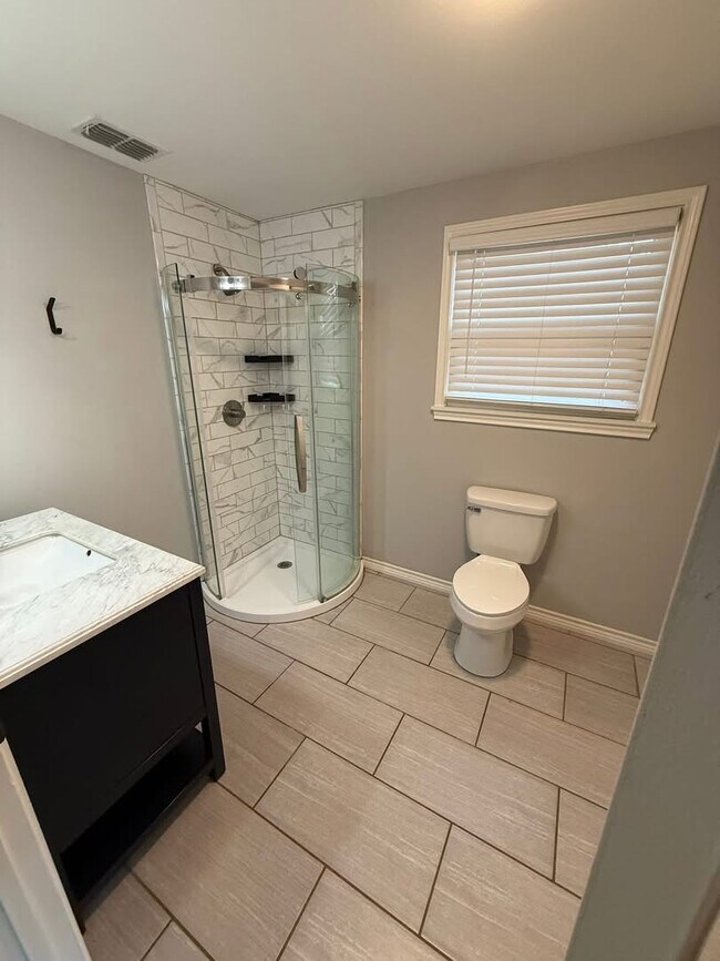 Building Photo - 4511 Spencer Dr