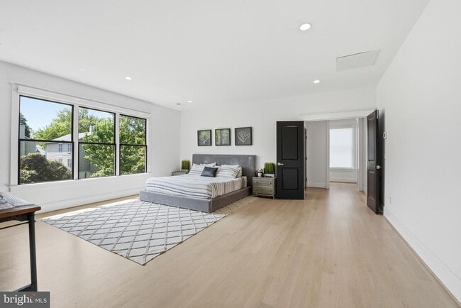 Building Photo - 2504 12th St N