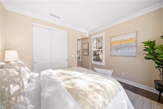 Building Photo - 74 Gainsboro